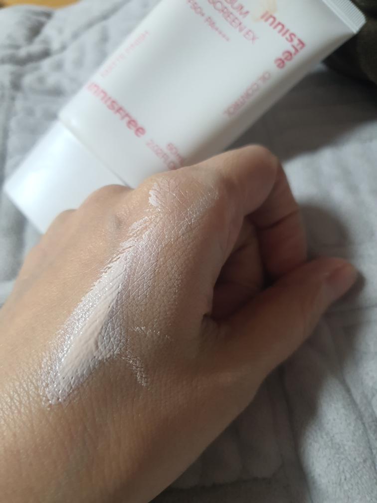 Ảnh đánh giá thực tế của người dùng về Kem chống nắng Tone Up No Sebum EX [SPF50+/PA++++]