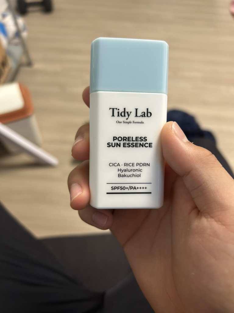 无毛孔防晒精华 [SPF50+/PA++++]的真实用户使用照片