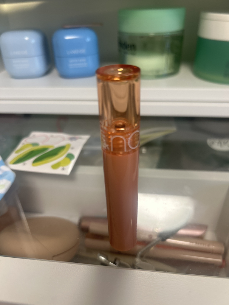 ROMAND Brillo de labios con purpurina [02 NuttyBag] (Nude) review image