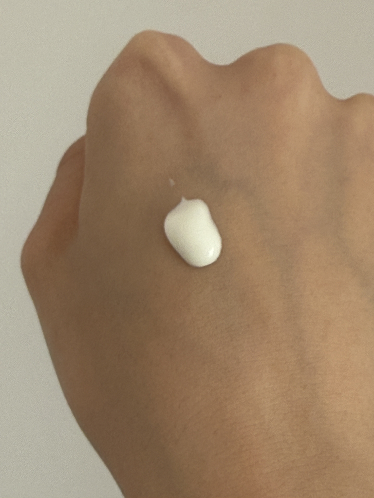 无毛孔防晒精华 [SPF50+/PA++++]的真实用户使用照片