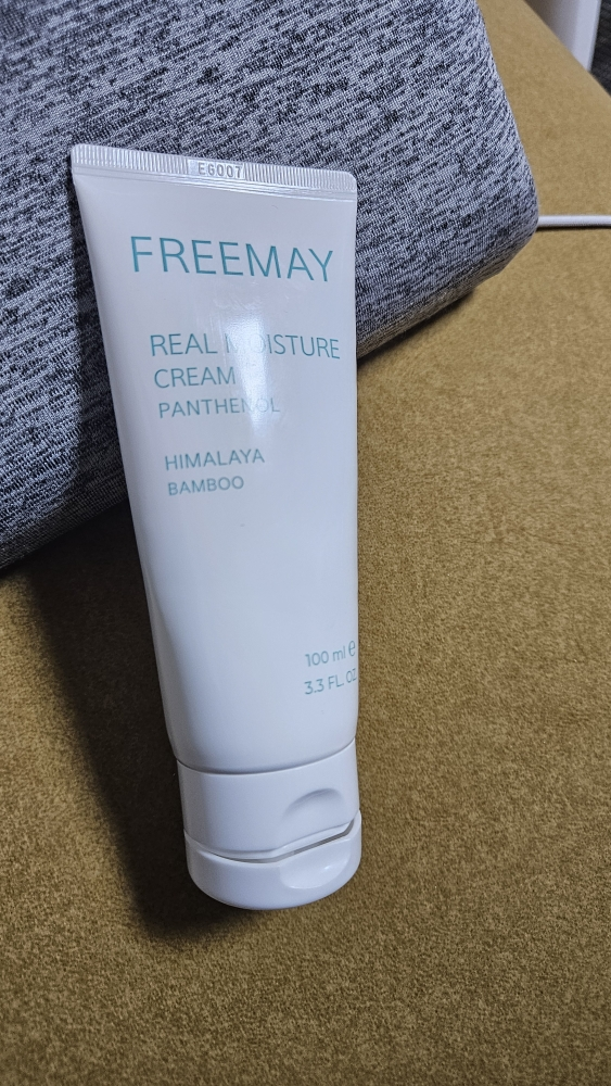 保湿霜的真实用户使用照片