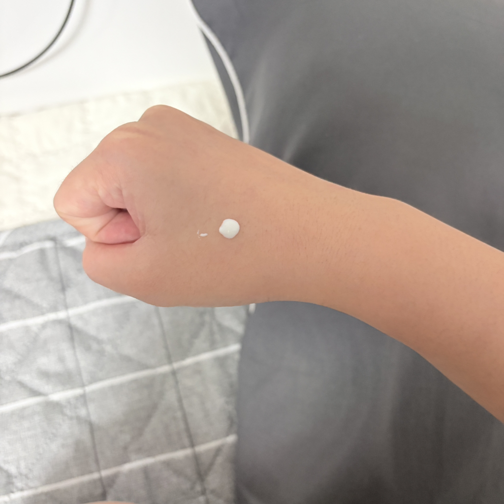 无毛孔防晒精华 [SPF50+/PA++++]的真实用户使用照片