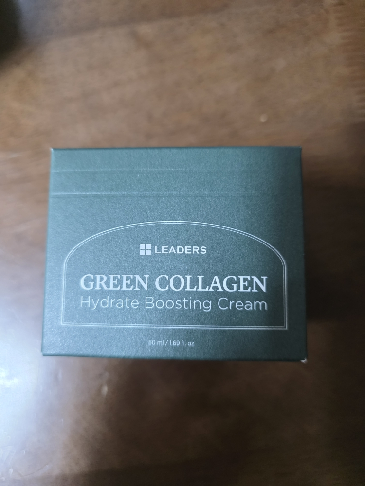 绿色胶原蛋白保湿霜的真实用户使用照片