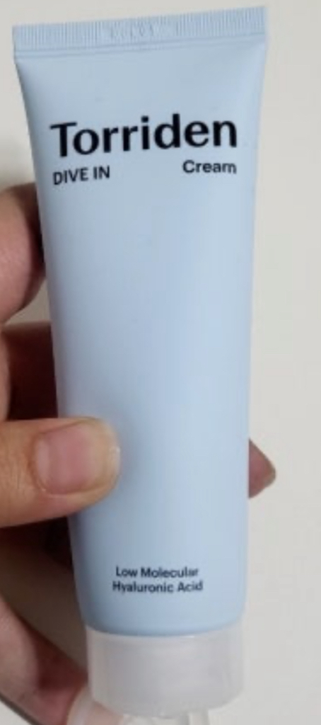 Ảnh đánh giá thực tế của người dùng về Kem dưỡng da chứa axit hyaluronic phân tử thấp Dive In