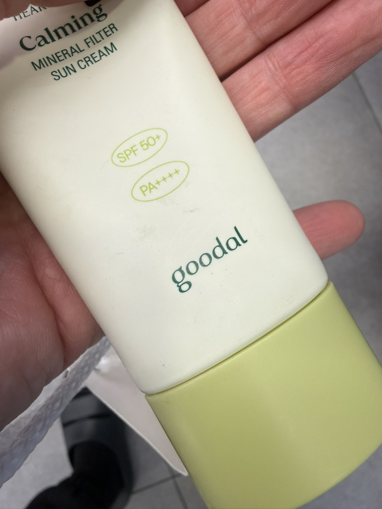 Ảnh đánh giá thực tế của người dùng về Kem chống nắng không chứa hóa chất với chiết xuất từ cây ngải cứu [SPF50+/PA++++]