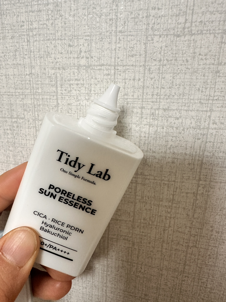 无毛孔防晒精华 [SPF50+/PA++++]的真实用户使用照片