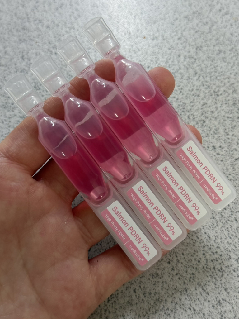 PDRN 粉红色一日精华液的真实用户使用照片