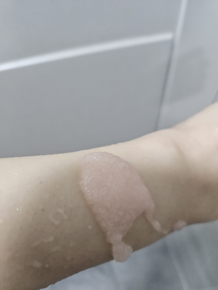 GRAYMELIN Pink Salt Body Scrub to Foam review image