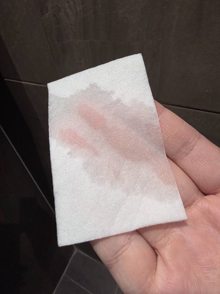 微动活性唇眼卸妆液的真实用户使用照片