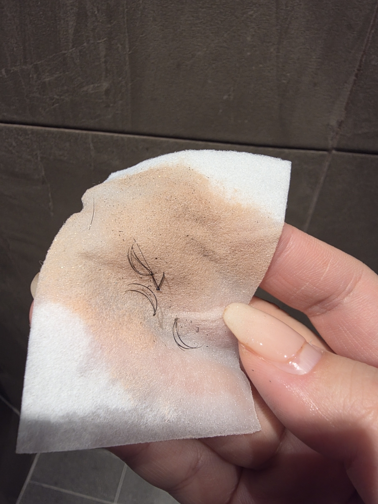 微动活性唇眼卸妆液的真实用户使用照片