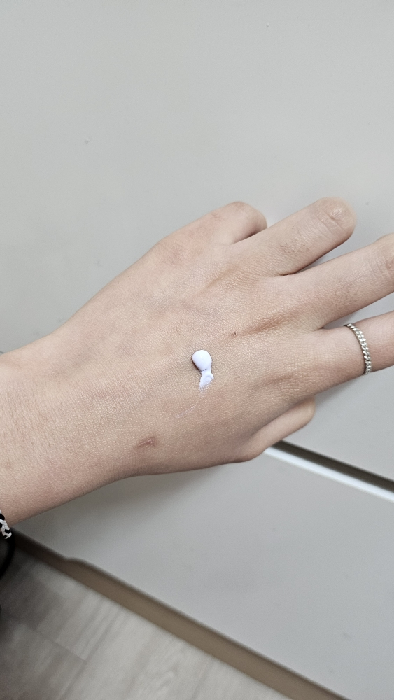 Ảnh đánh giá thực tế của người dùng về Kem chống nắng Purple Tone Up [SPF50+/PA++++]