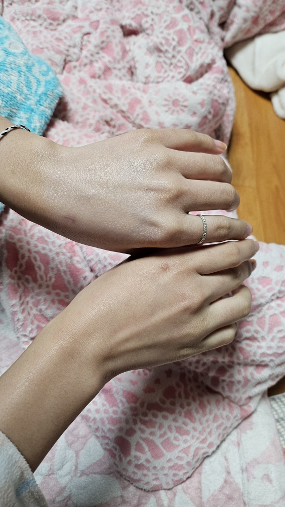 Ảnh đánh giá thực tế của người dùng về Kem chống nắng Purple Tone Up [SPF50+/PA++++]