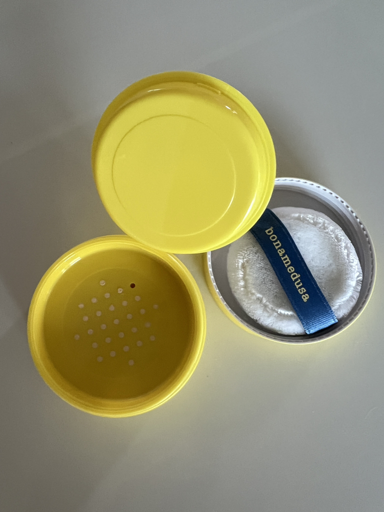 Ảnh đánh giá thực tế của người dùng về Bột phấn hoàn thiện loại bỏ da cam