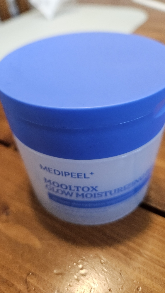 MEDIPEEL Moltox Glow Moisturizing Pad 2.0 review image