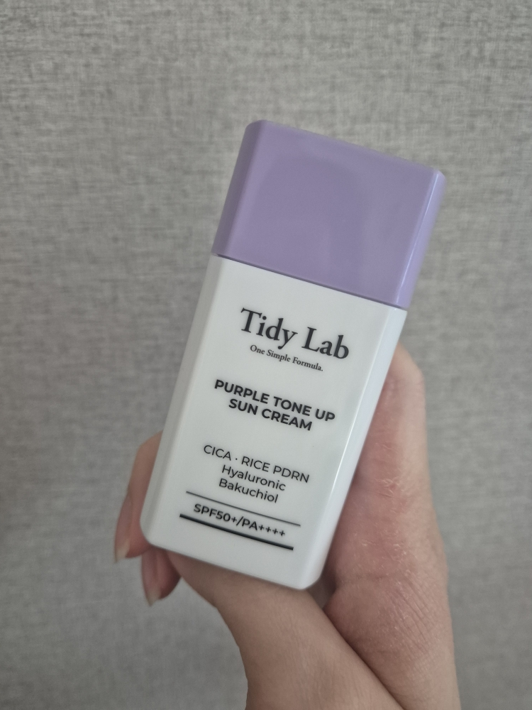 Ảnh đánh giá thực tế của người dùng về Kem chống nắng Purple Tone Up [SPF50+/PA++++]