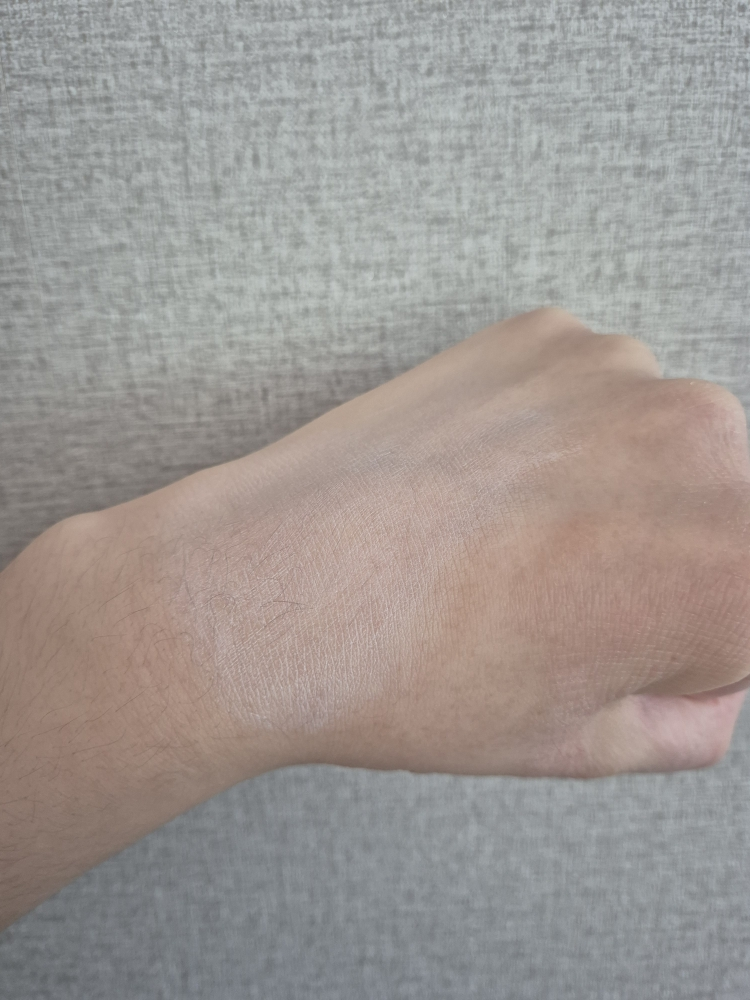 Ảnh đánh giá thực tế của người dùng về Kem chống nắng Purple Tone Up [SPF50+/PA++++]