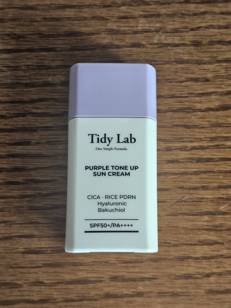 Ảnh đánh giá thực tế của người dùng về Kem chống nắng Purple Tone Up [SPF50+/PA++++]