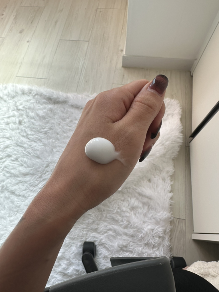 Ảnh đánh giá thực tế của người dùng về Hyaluronic Acid Fore Blurring Cream