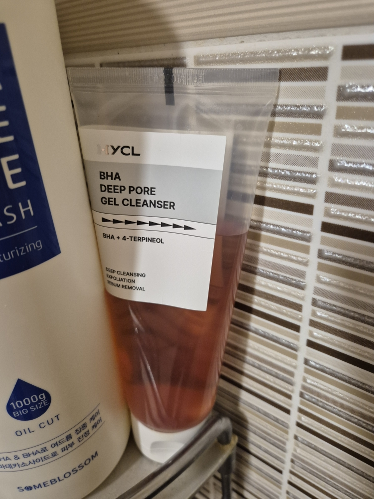 鲭鱼 巴哈深层毛孔啫喱洁面乳 review image