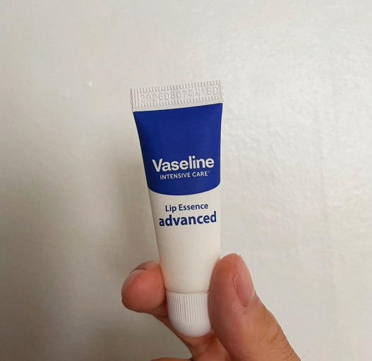 Vaseline Intensive Care Lip Essence Lip Balm [Advanced] review image