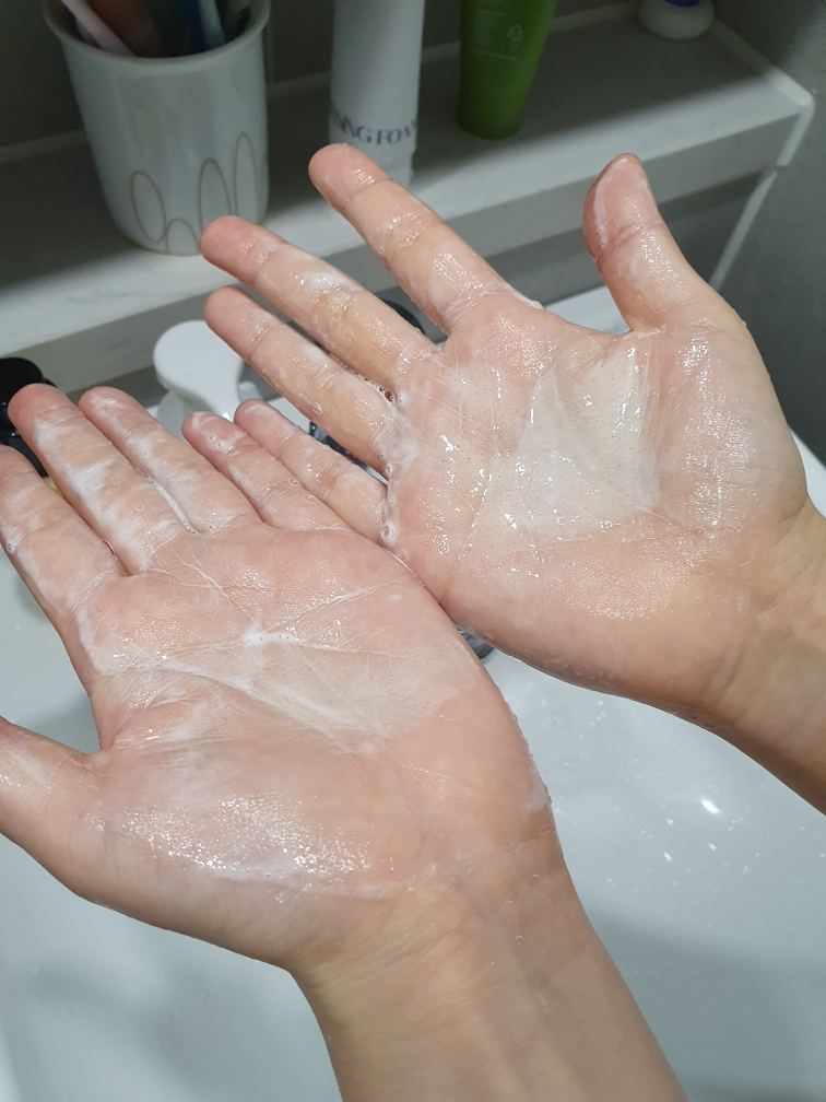 션리 (ShionLe) 다시마 앰플 클렌징폼 review image