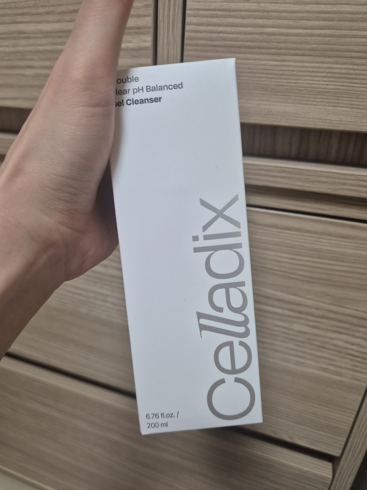 Ảnh đánh giá thực tế của người dùng về Gel rửa mặt axit nhẹ làm sạch mụn