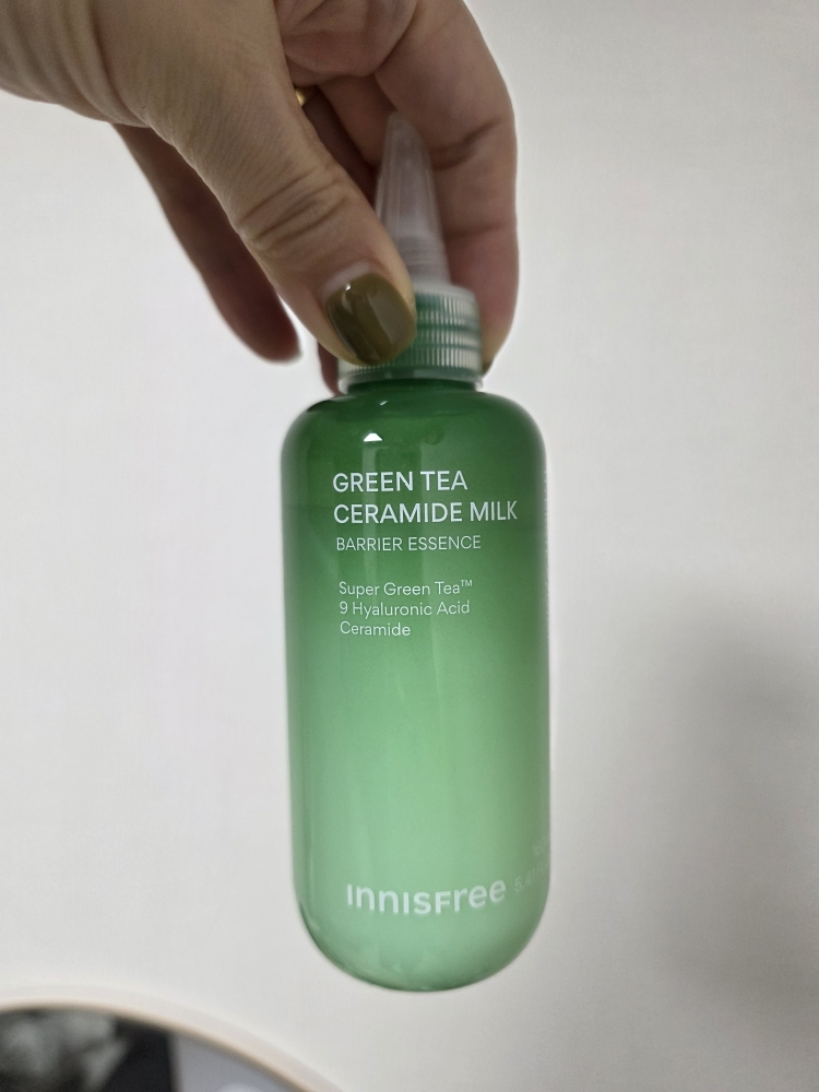 이니스프리 (INNISFREE) 그린티 밀크 보습 에센스 review image
