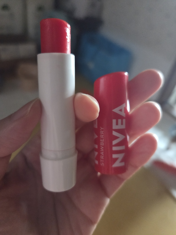 唇部护理 [草莓光泽］的真实用户使用照片