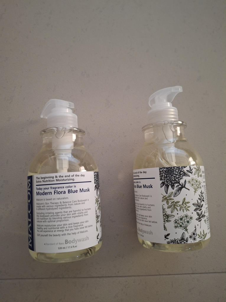 말콤 (MALCOM) 모던 플로라 블루머스크 바디워시 review image