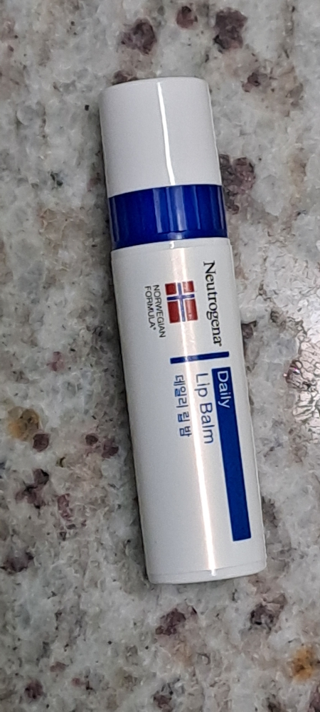 露得清 日用润唇膏 review image