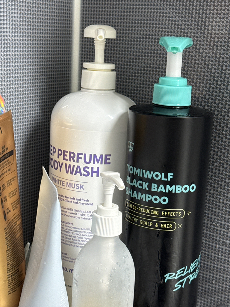 W.피부연구소 (W.SKINLABORATORY) 딥 퍼퓸 대용량 바디워시 [화이트머스크향] review image