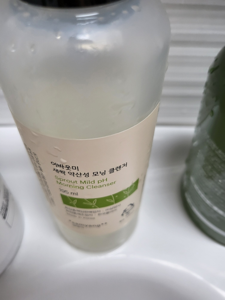 어바웃미 (AboutMe) 새싹 약산성 모닝 클렌저 review image