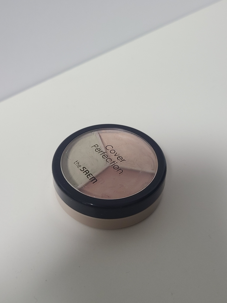 得鲜 完美遮瑕三重荚遮瑕膏 [01 矫正米色］ review image