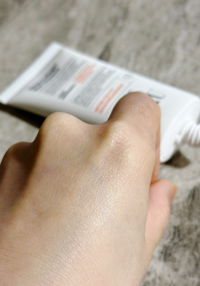 IMU (아이엠유) 딥 콜라겐 선 에센스 [SPF50+/PA++++] review image