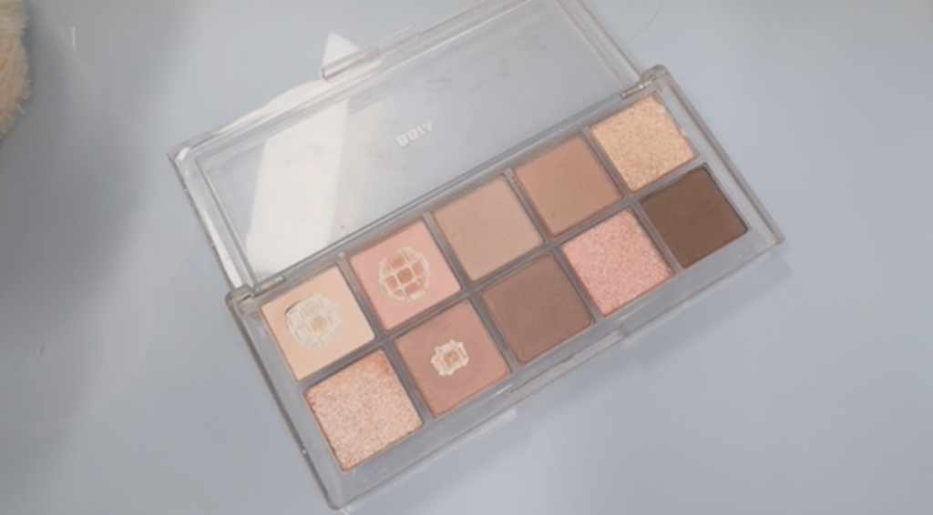 삐아 (BBIA) 리본 에디션 에센셜 아이 팔레트 [01 유어모브] review image