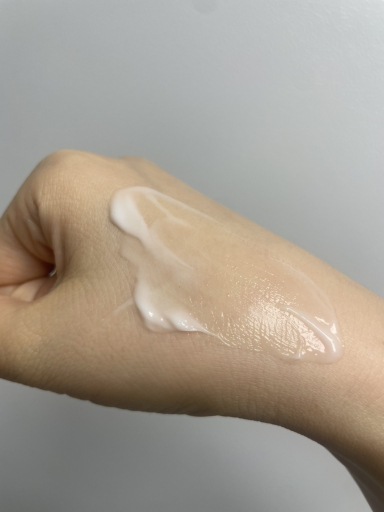 더블유드레스룸 (W.DRESSROOM) 대용량 퍼퓸 핸드로션 [No.97 에이프릴코튼] review image