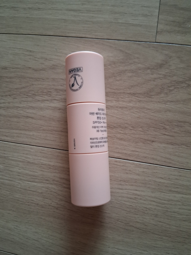 DEWYTREE Barra solar Urban Shade Peachy Like Toned Up [SPF50+/PA++++] review image