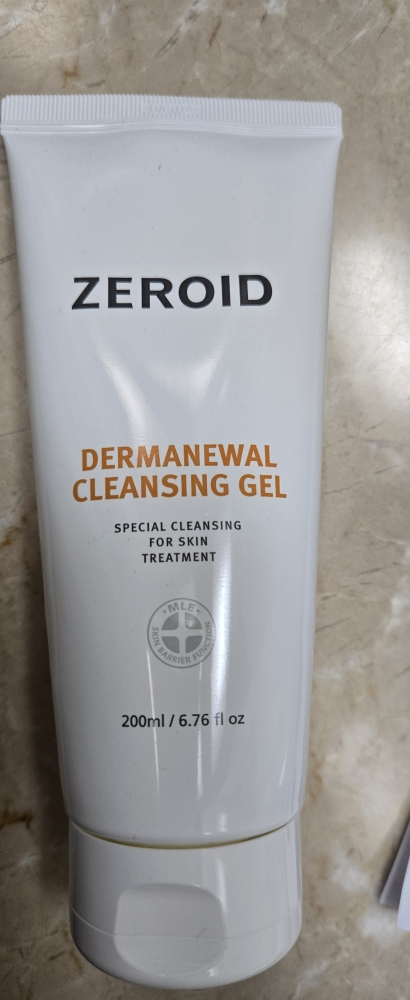 ZEROID DermaManual 洁面凝胶 review image