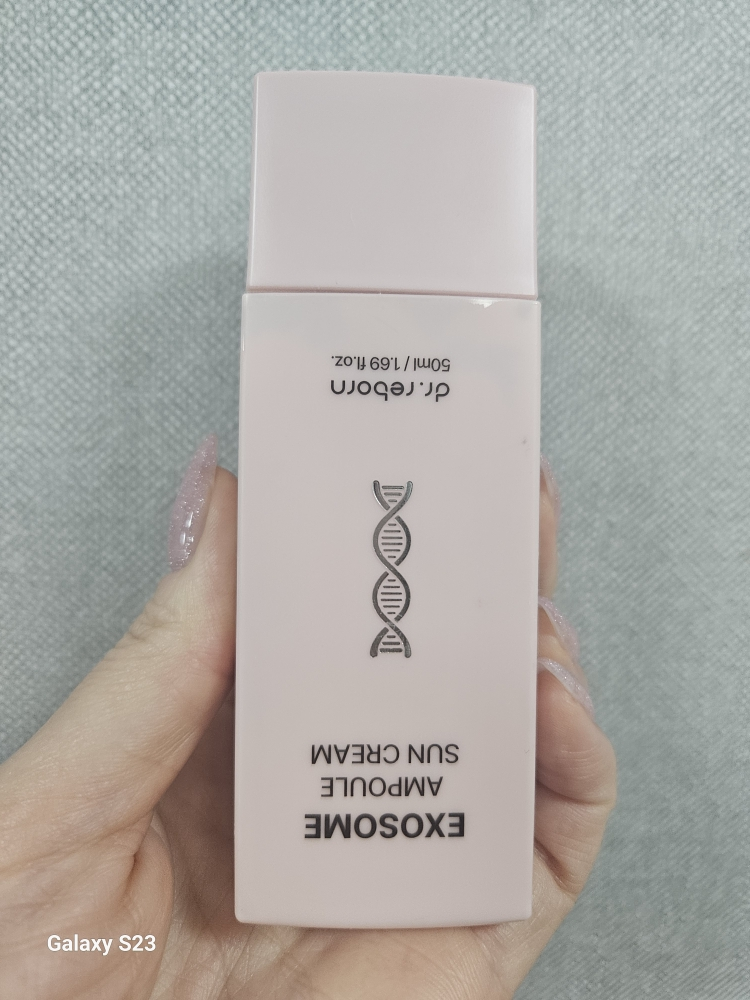 닥터리본 (dr.reborn) 엑소좀 앰플 선크림 [SPF50+/PA++++] review image
