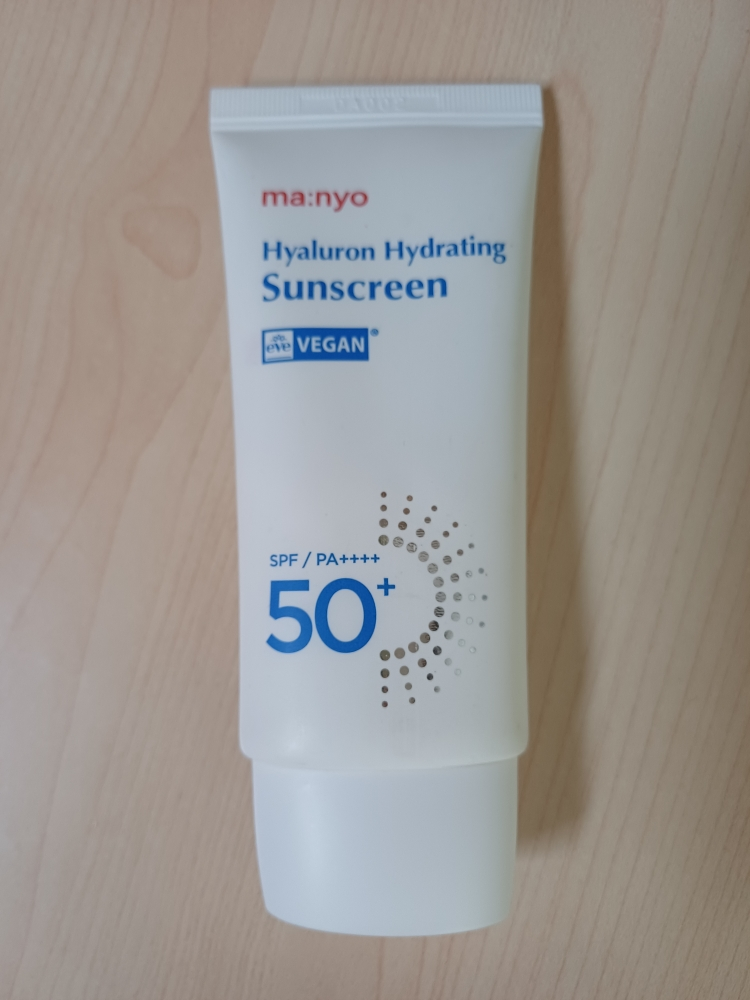 마녀공장 (manyo) 히알루론 하이드레이팅 선크림 [SPF50+/PA++++] review image