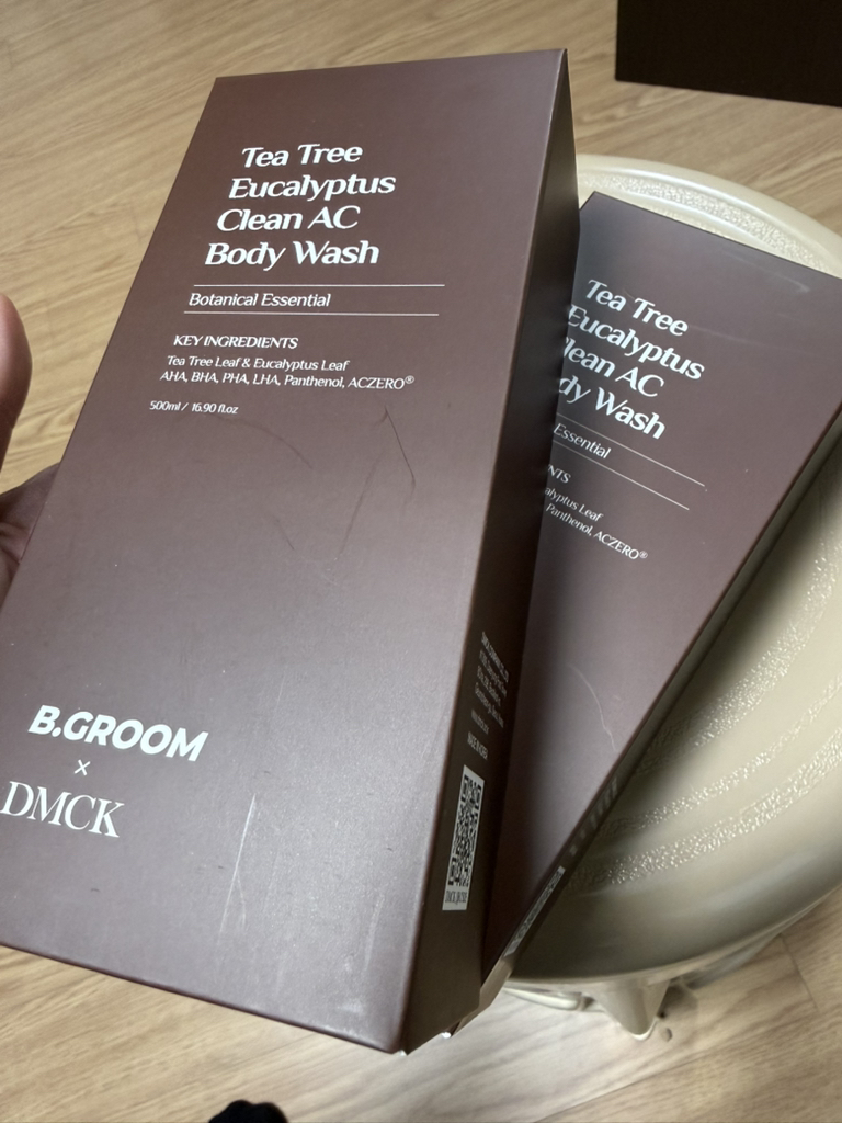 DMCK (디엠씨케이) 티트리 유칼립투스 클린 아크 바디 워시 review image
