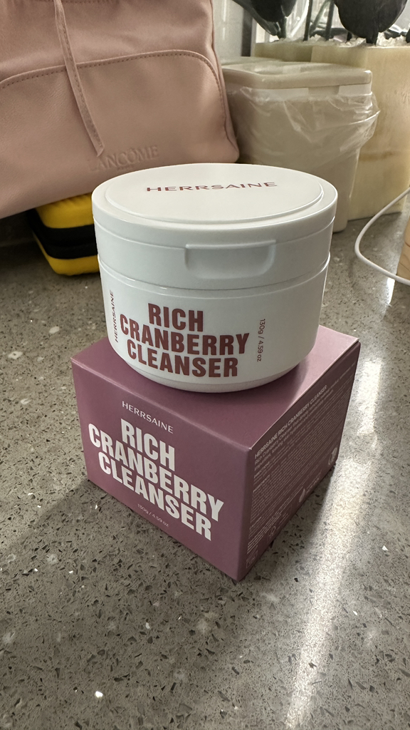헤르세인 (HERRSAINE) 리치 크랜베리 클렌저 review image