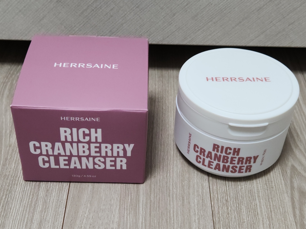헤르세인 (HERRSAINE) 리치 크랜베리 클렌저 review image