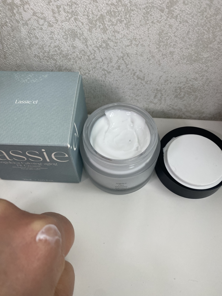 라씨엘르 (Lassie'el) 신선초 진정에이징 핏 크림 review image