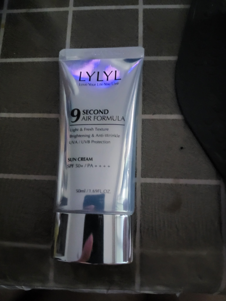 LYLYL Protector solar Nine Seconds Air Formula [SPF50+/PA++++] review image
