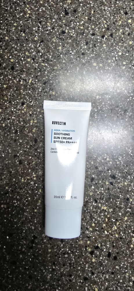 ROVECTIN Protector solar calmante Aqua [SPF50+/PA++++] review image
