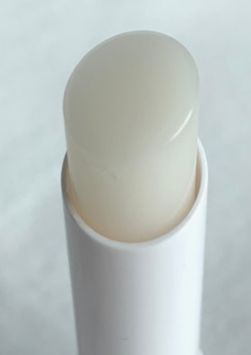 UIQ Biome Barrier Moisture Melting Lip Balm [Original] review image