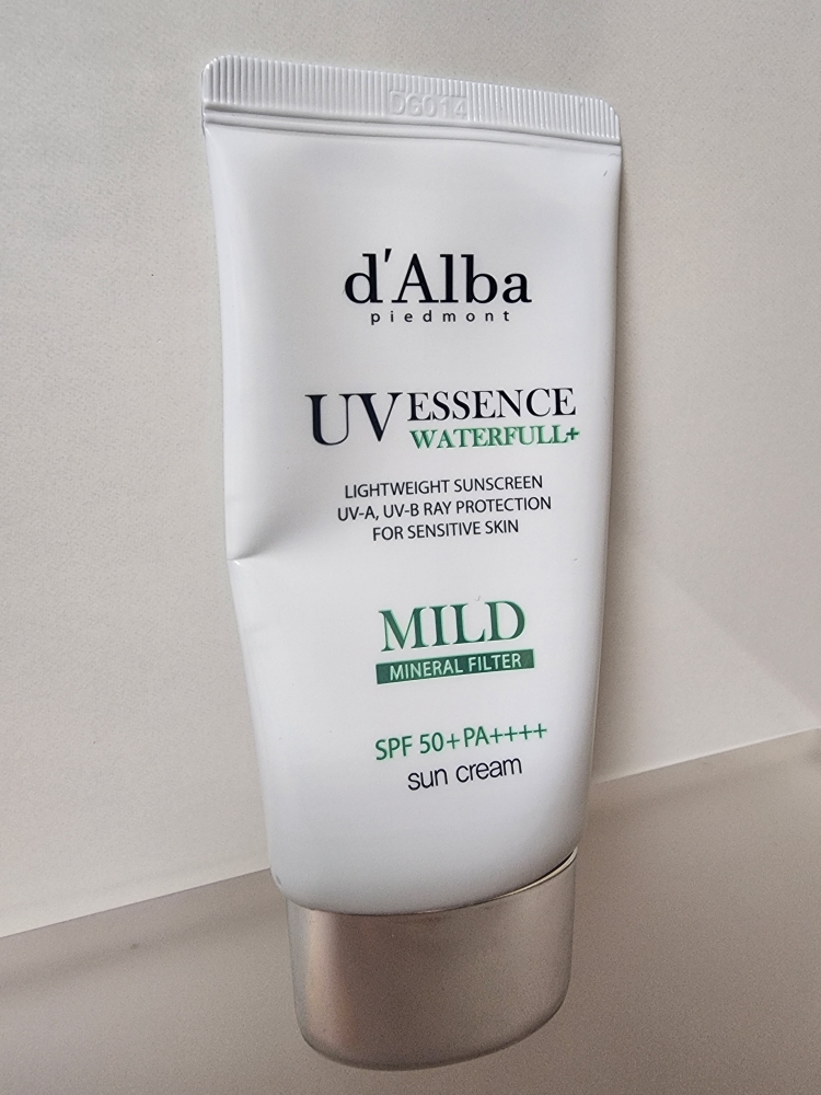 d'Alba Protector solar para piscinas de agua [SPF50+/PA++++] [Suave] review image