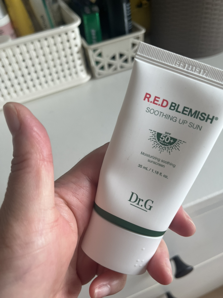 닥터지 (Dr.G) 레드 블레미쉬 수딩 업 선 [SPF50+/PA++++] review image