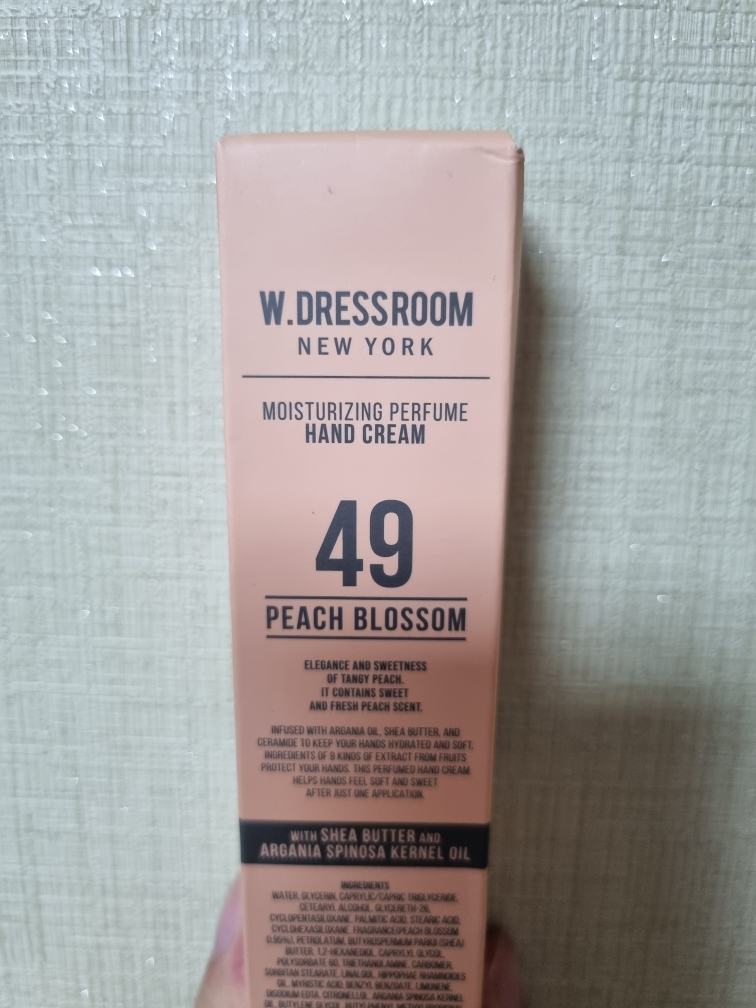 더블유드레스룸 (W.DRESSROOM) 퍼퓸 핸드크림 [No.49 피치블러썸] review image